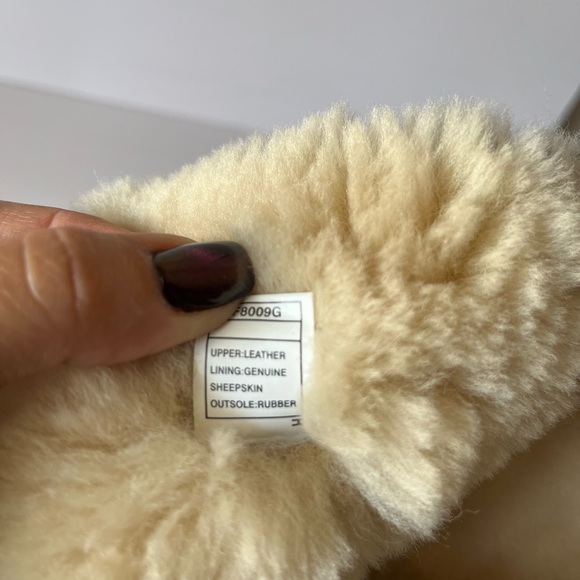 UGG Australian Suede Embroidered Black Shearling Sheepskin Lined Winter Boots - Picture 9 of 9